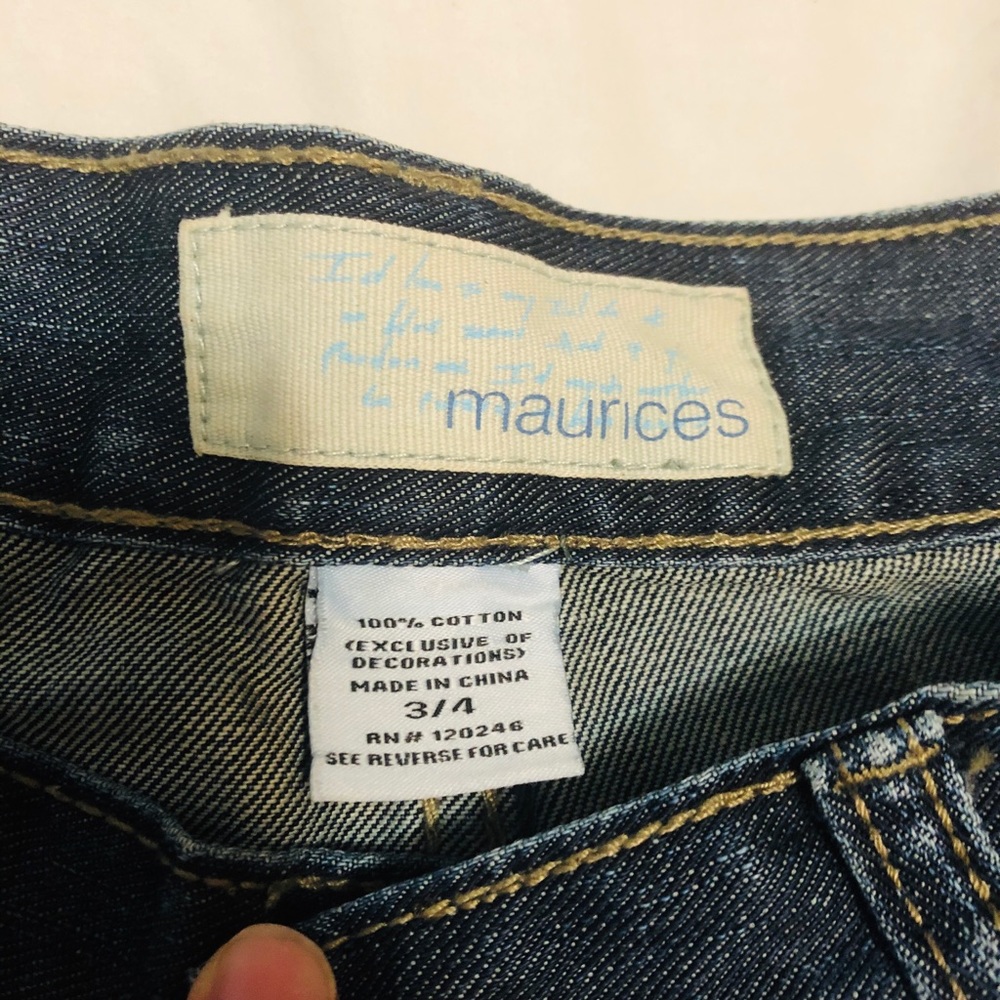 Maurice’s capris - Picture 2 of 3